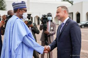 Nigeria. Pierwszy przystanek wizyty Prezydenta w Afryce Zachodniej. Wizyty w Nigerii, Republice Wybrzeża Kości Słoniowej (WKS) i Senegalu to pierwsze, historyczne wizyty Prezydenta RP w tych krajach