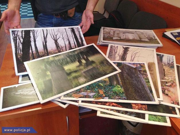 Katowice: Zatrzymani za zdewastowanie cmentarza żydowskiego. Zdemolowali pomnik architekta 